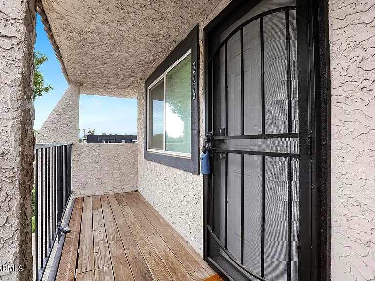 700 W University Dr #246 — Photo 1