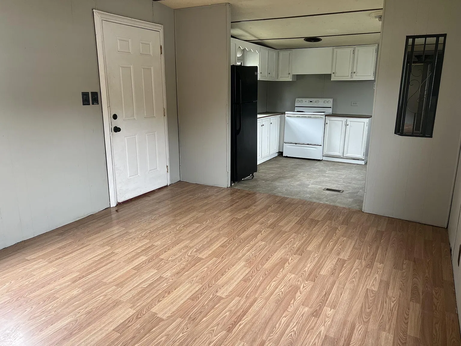 2 bed, 1.5 bath, 980 sqft, $850 — Photo 2