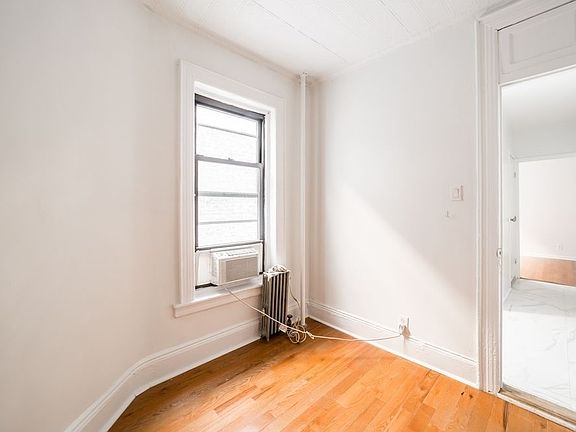 3rd image of 137 Sullivan St APT 21