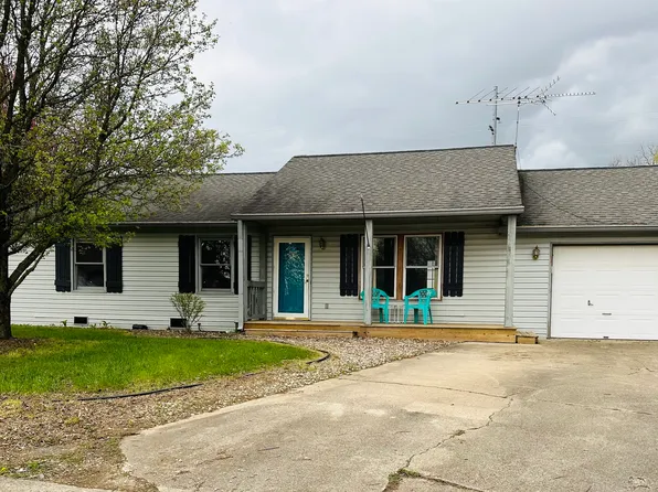 12 Lakewood Dr, Trafalgar, IN 46181