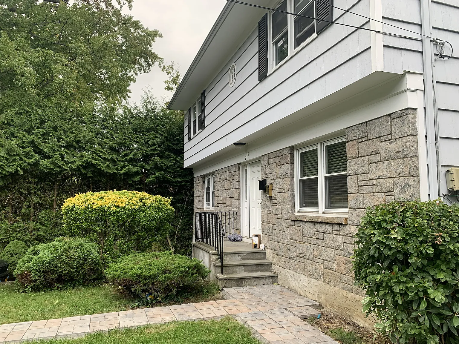 3 bed, 1.5 bath, 1545 sqft, $4,600 — Photo 2