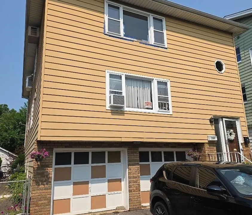 209 Ampere Pkwy #2