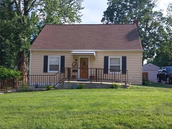 915 McDonough St, Saint Charles, MO 63301