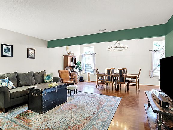 5th image of 10671 Riverwood Blvd