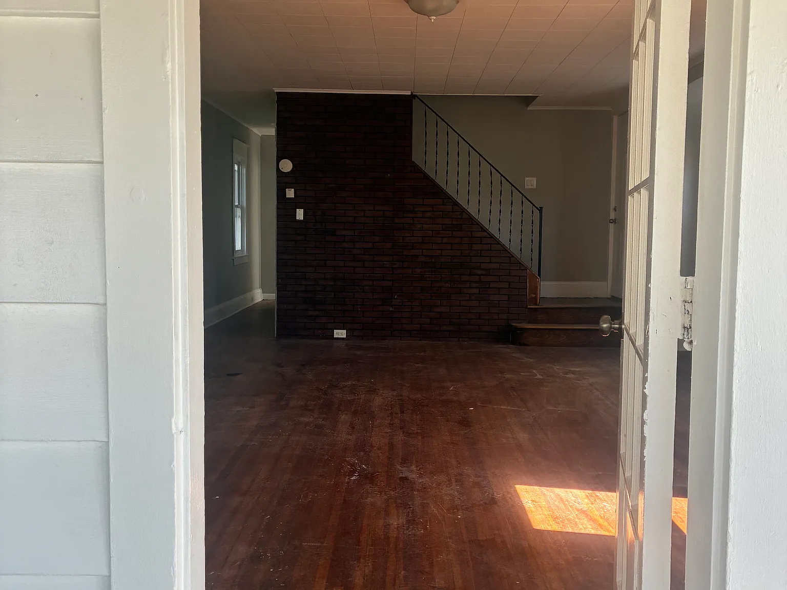 4 bed, 2339 sqft, $3,100 — Photo 1