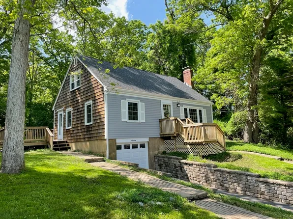 19 Robinwood Dr, Canton, MA 02021