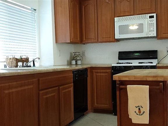 3rd image of 2150 Deerfield St