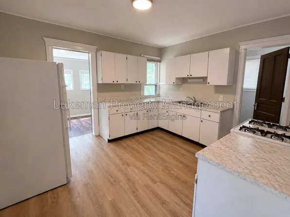 617 Forest St APT 1, Kalamazoo, MI 49008