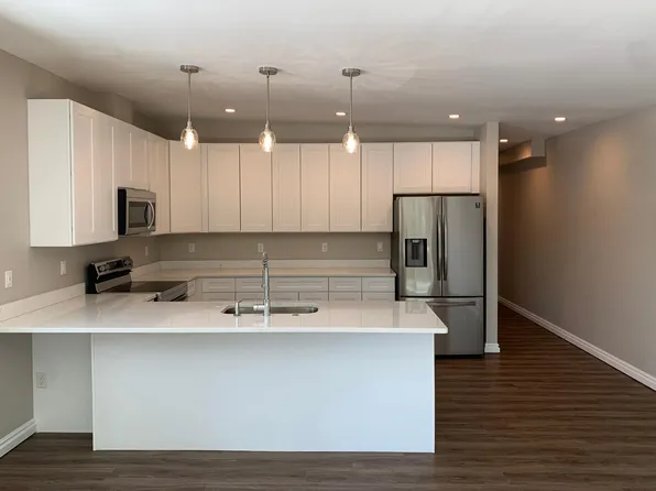 4607 Lorain Ave #201, Cleveland, OH 44102