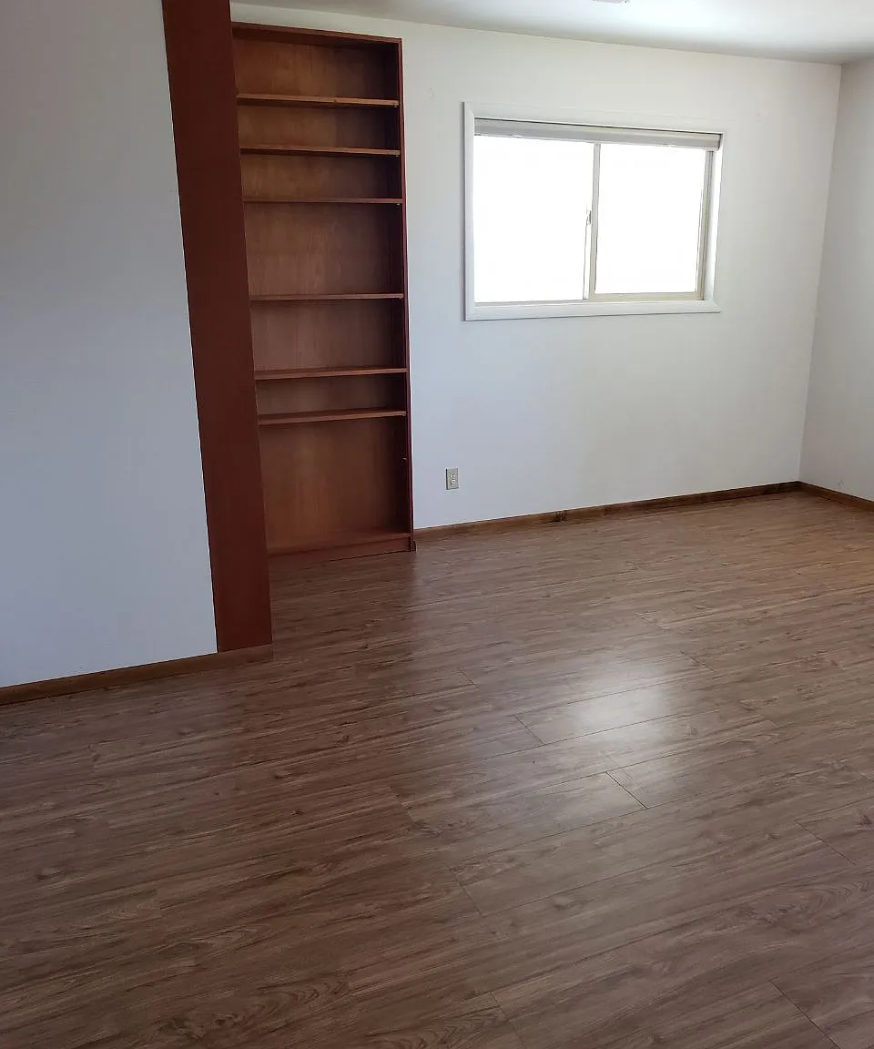 3 bed, 1.5 bath, 1400 sqft, $2,190 — Photo 3