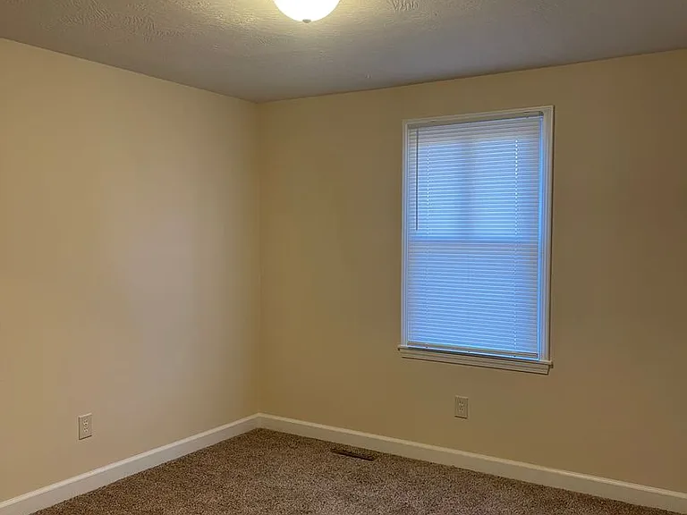 220 W Broadmoor St — Photo 10