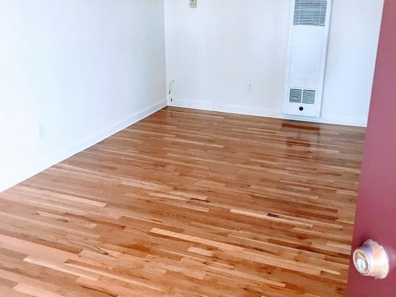 2nd image of 3153 Lincoln Ave