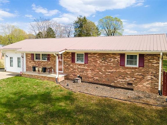 2nd image of 501 Roberts Rd