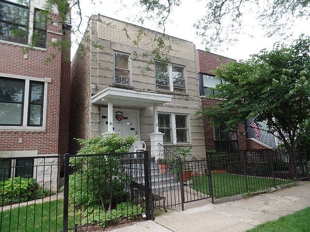 1st image of 1916 W Wellington Ave