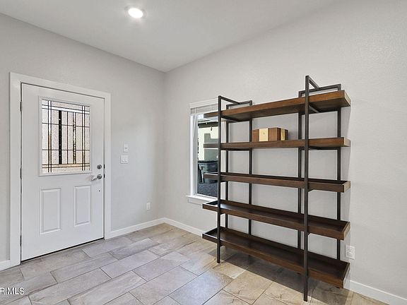 4th image of 14844 Hunters Grove Ave