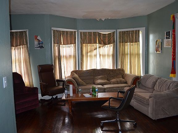 2nd image of 328 Massachusetts Ave