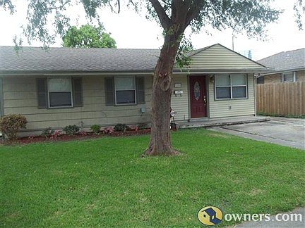2nd image of 3205 39th St
