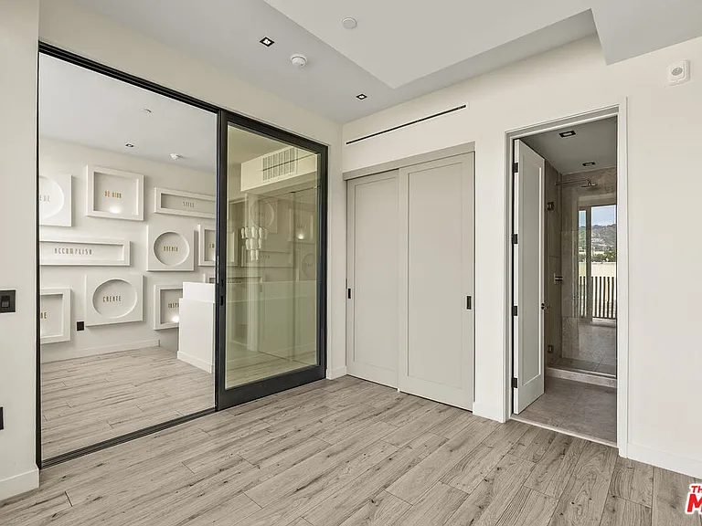 1021 N Ogden Dr #Penthouse 6 — Photo 23