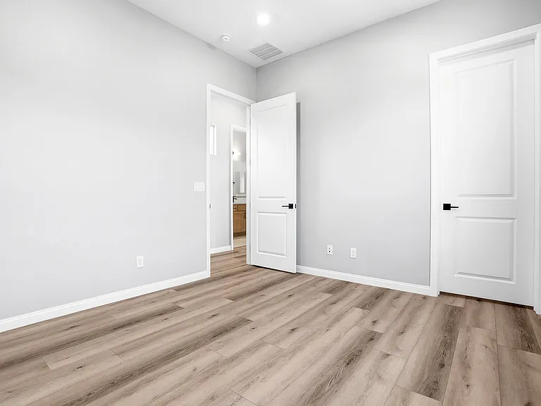 6323 Zephyr Ct — Photo 25