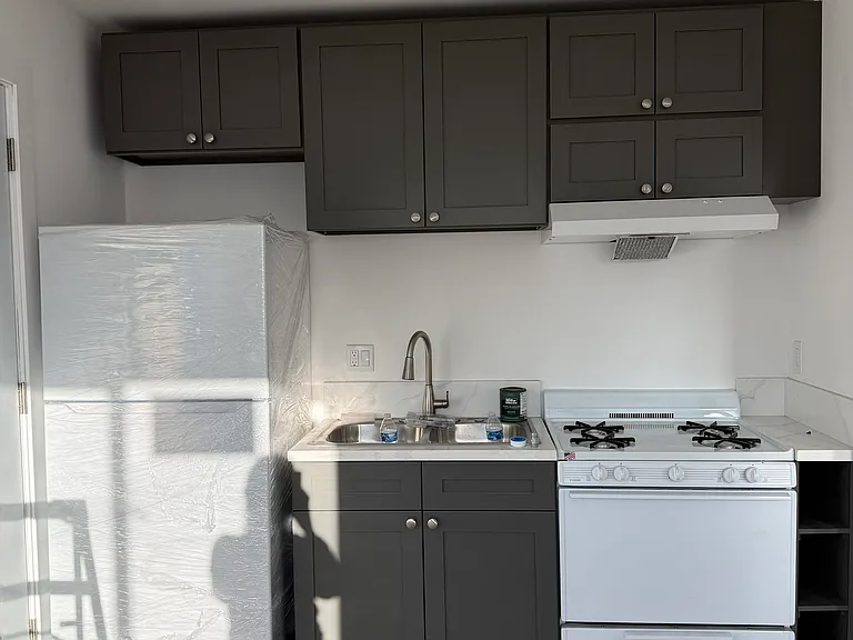 1204 S Spruce St — Photo 3