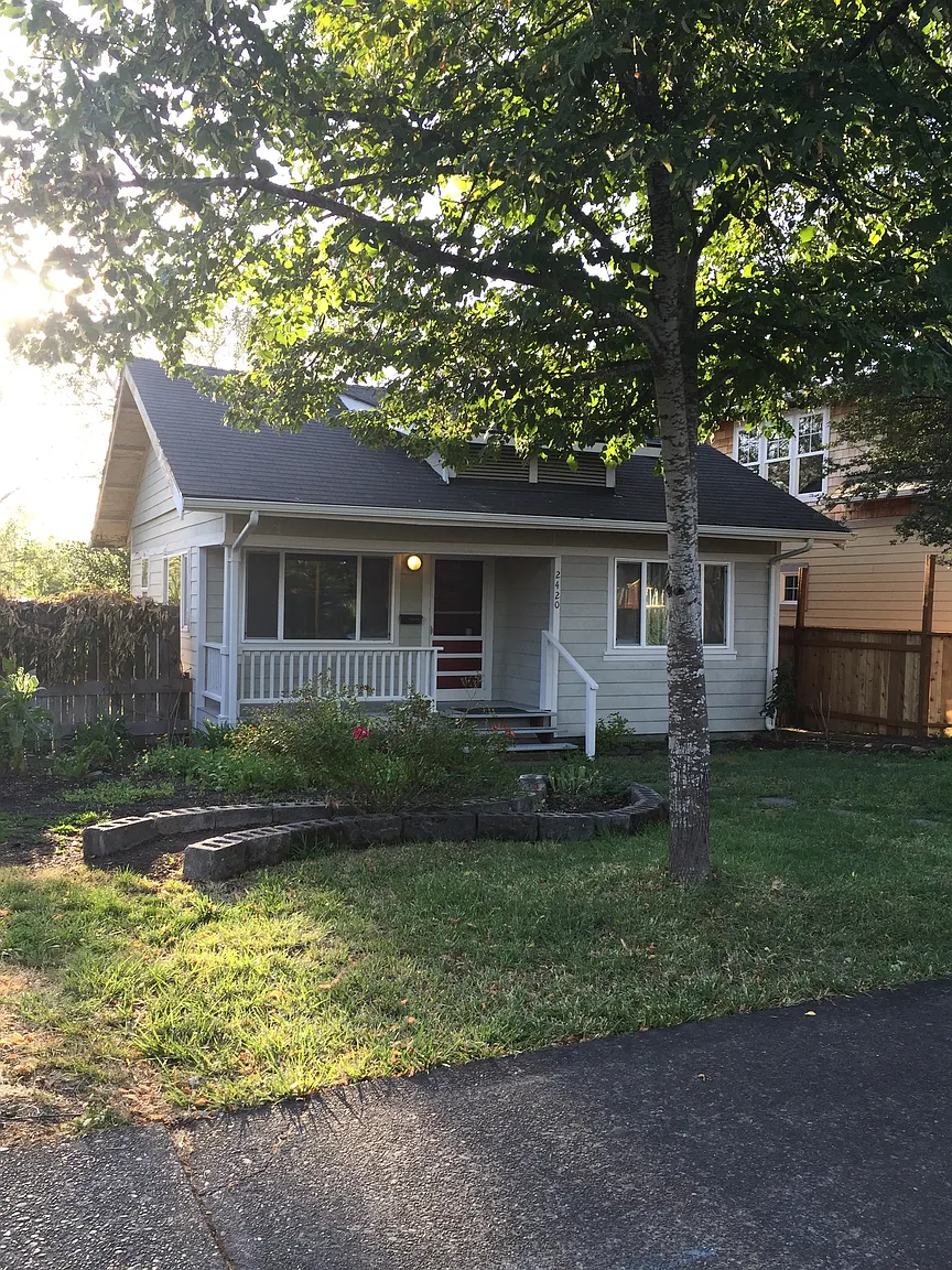 2420 Friendly St photo 1