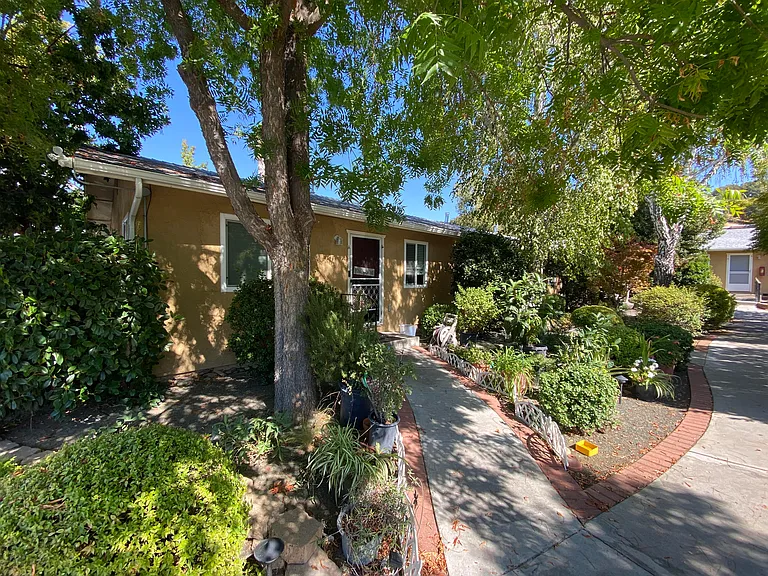 7437 Santa Ysabel Ave #E — Photo 12