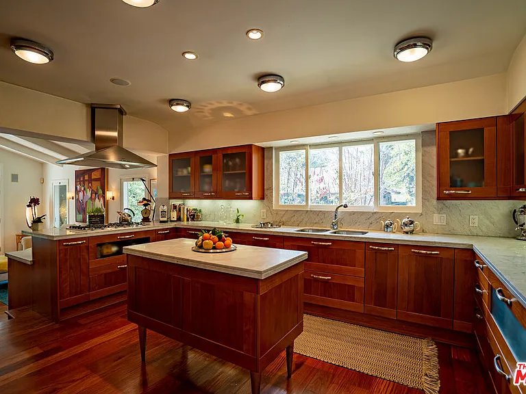 13324 W Sunset Blvd — Photo 10