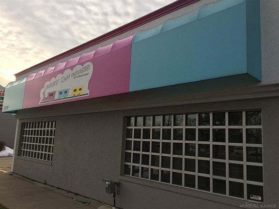 3rd image of 21339 Gratiot Ave