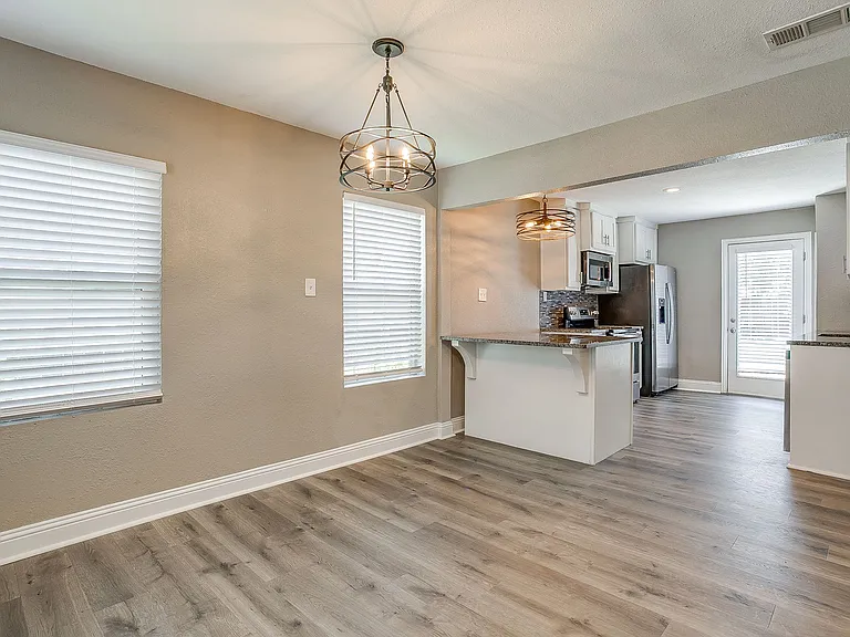 3221 McCart Ave — Photo 7