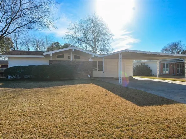 6923 Cole Creek Dr, Houston, TX 77092
