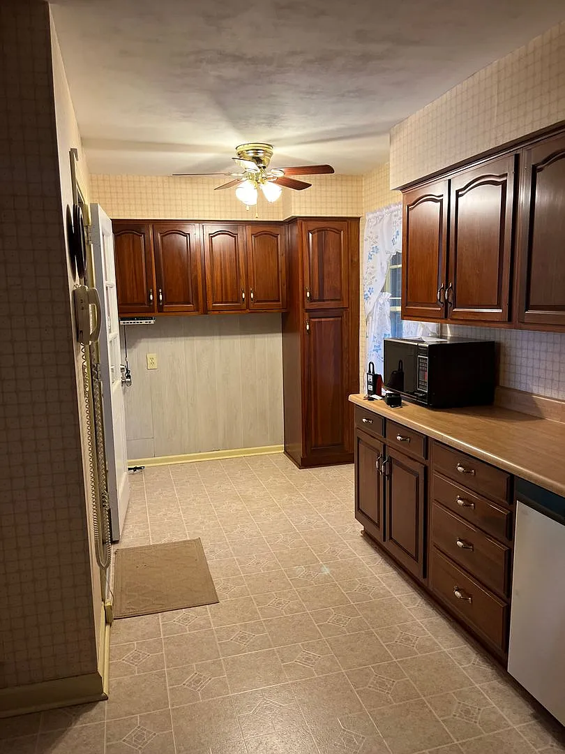 Sought After Community! — Photo 2