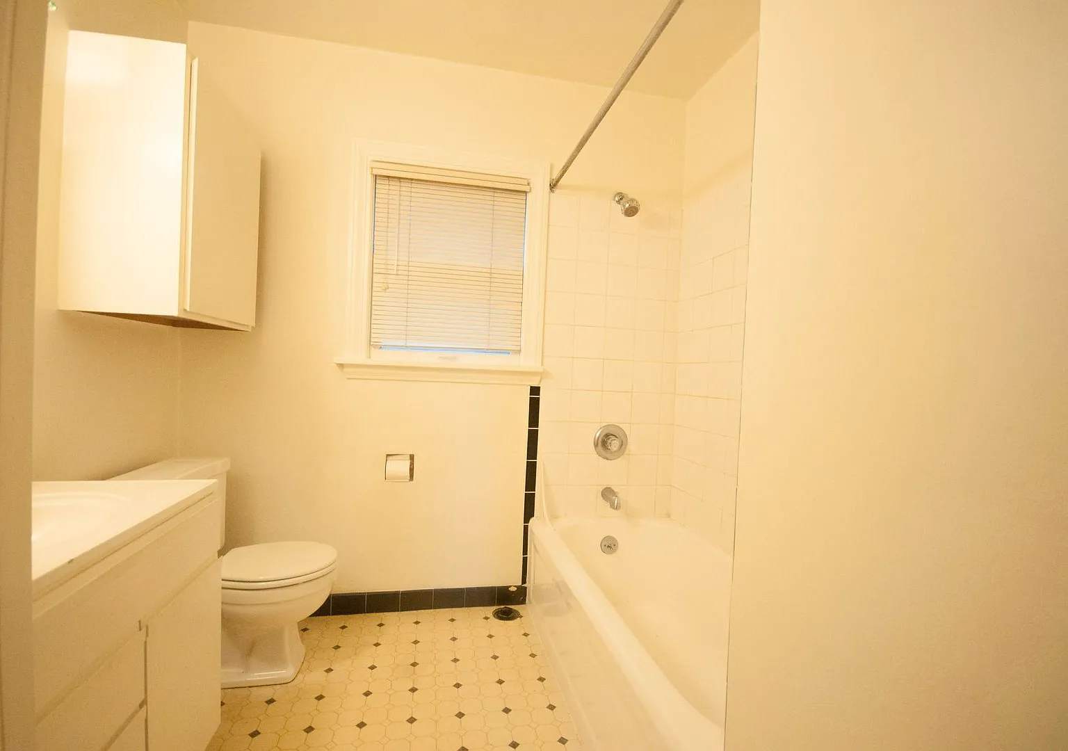2308 Minor Ave E (112) — Photo 4