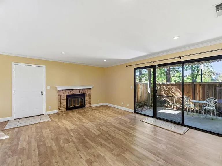 2504 La Terrace Cir — Photo 7