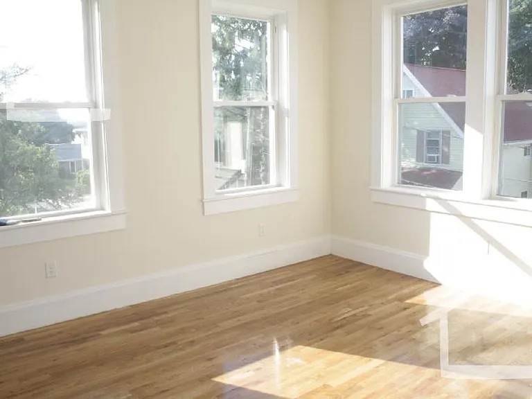 6 Larose Pl #1B — Photo 18