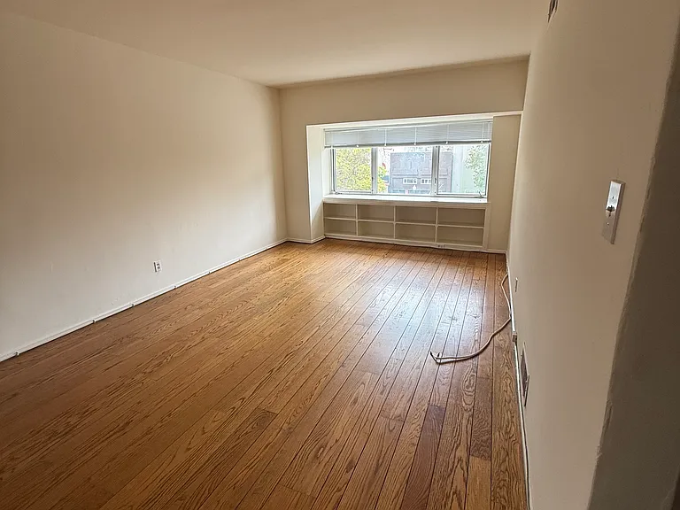 2110 Kittredge St #109 — Photo 10