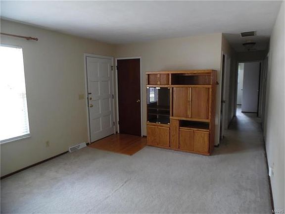 2nd image of 513 Joseph Dr
