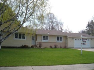 2609 Chestnut St, Grand Forks, ND 58201