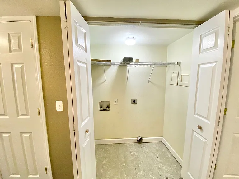 Alpine Circle Apartments — Photo 21