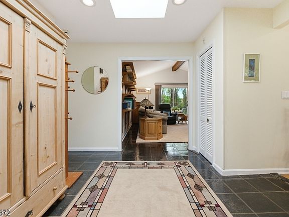 5th image of 241 Hillside Avenue