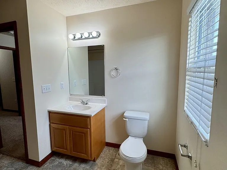 Eagle View Luxury Apartments — Photo 175
