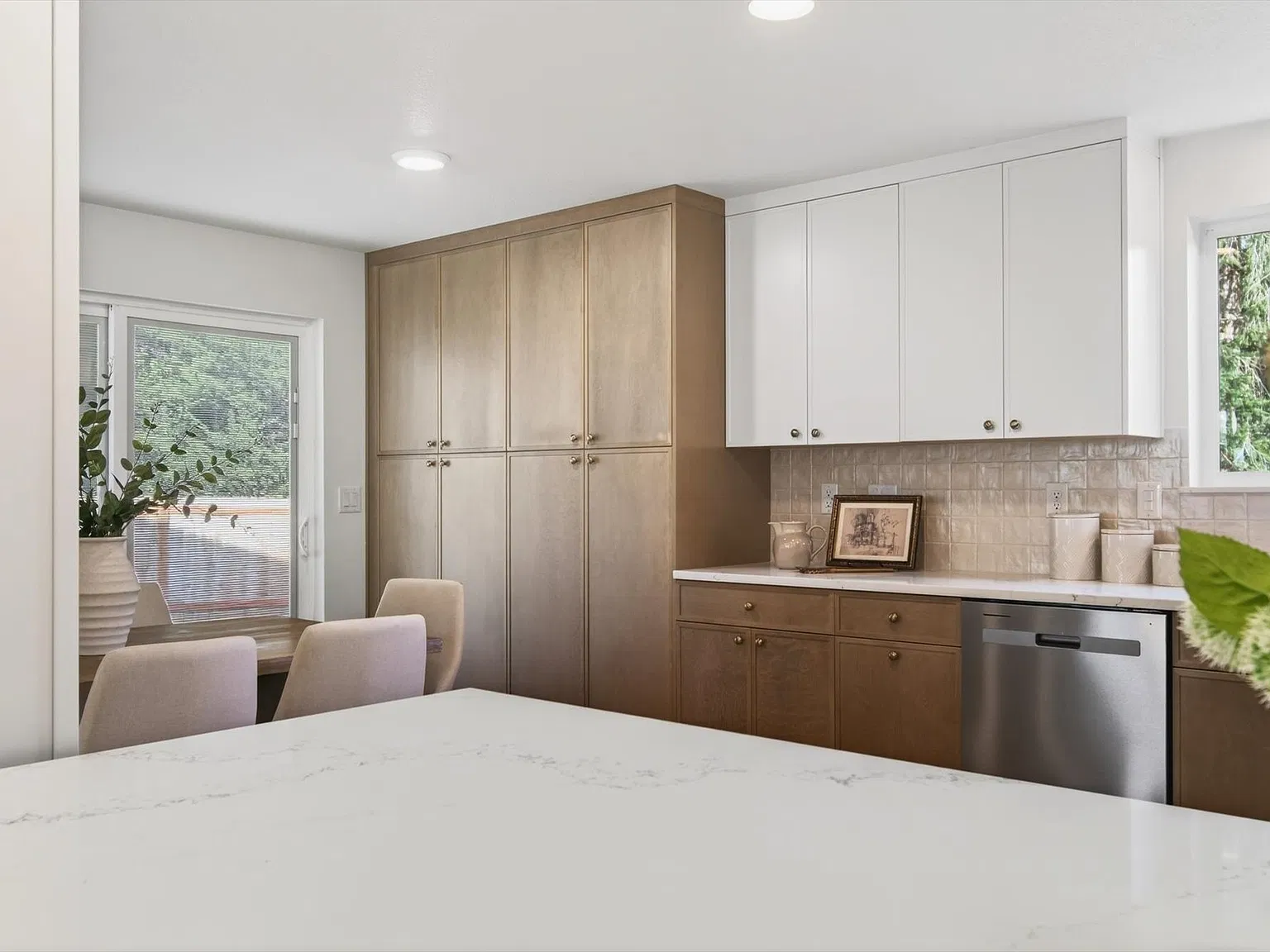 4 bed, 3.5 bath, 2080 sqft, $3,200 — Photo 3