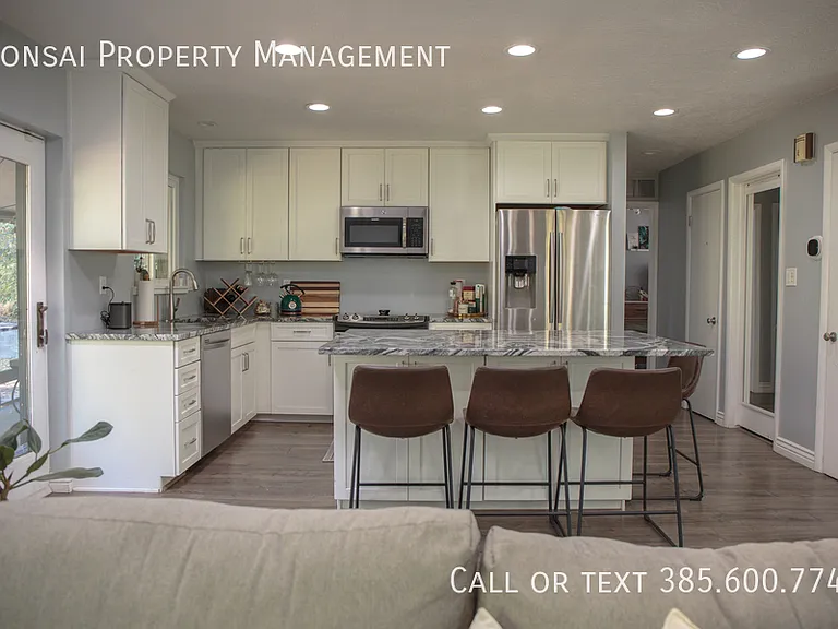 3281 E Fortuna Dr — Photo 3