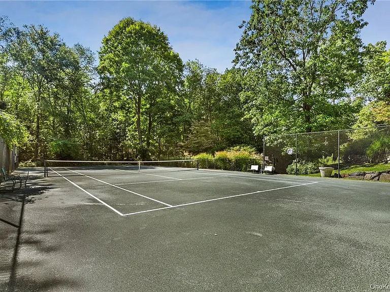 106 Old Stone Hill Rd — Photo 23