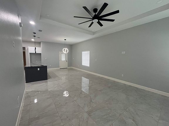 3rd image of 432 General Franco Dr
