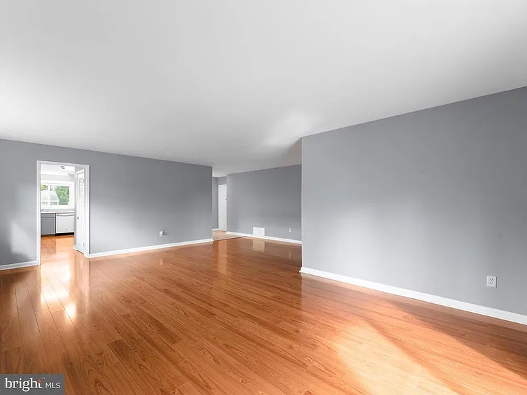 7225 Fairbrook Rd — Photo 6