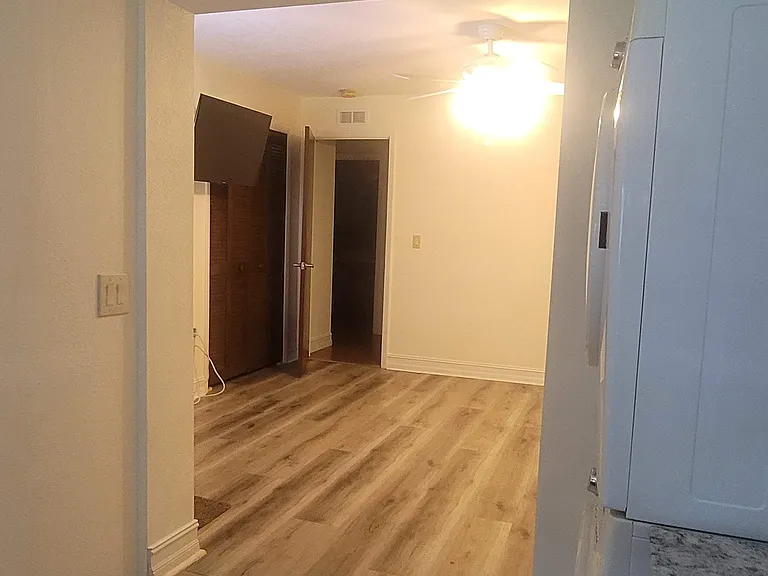 2018 Gatlin Ave — Photo 9