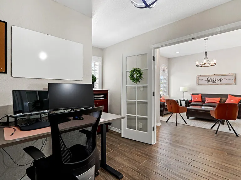 2037 Shreya St — Photo 26