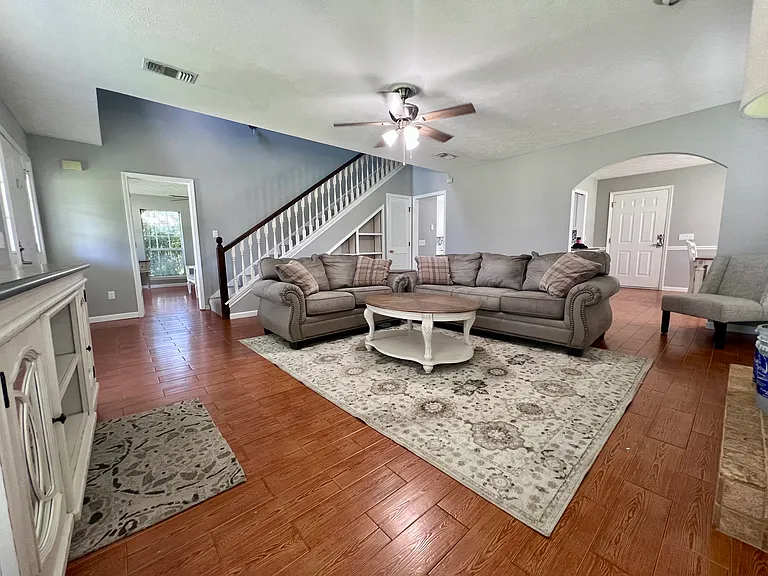 2111 Pentland Rd — Photo 3