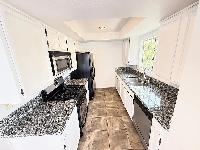 920 N Alfred St #201 — Photo 13