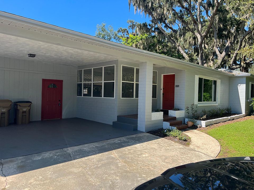 1st image of 1212 N Crest Cir